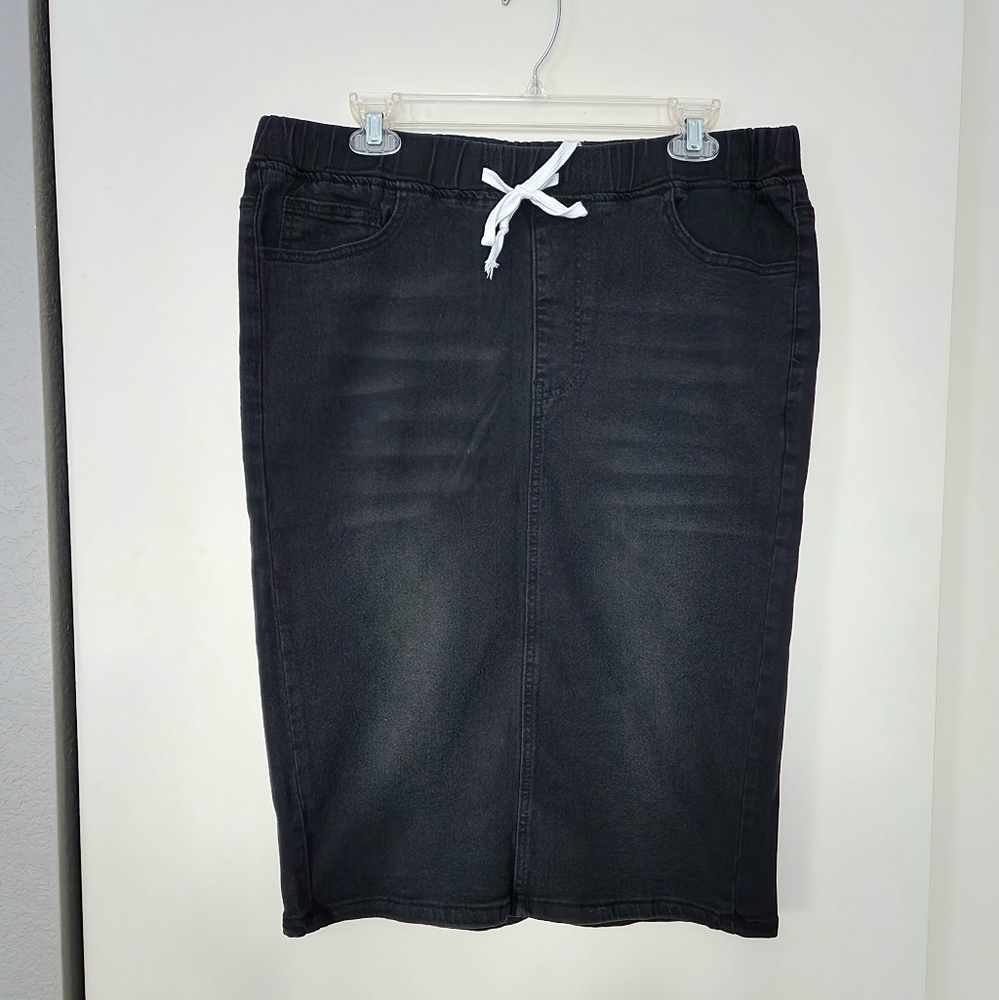 Plus Bodycon Denim Skirt